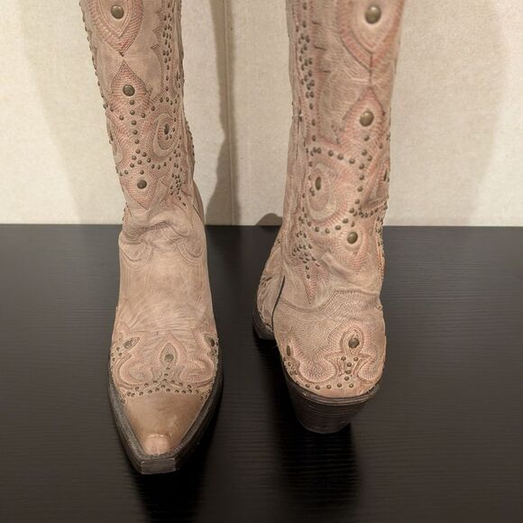 Corral Cream/Tan Studded Boots 8.5 Retired Style